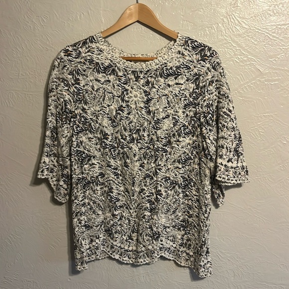 Solitaire White and Navy Embroidered Blouse XL - Picture 1 of 5